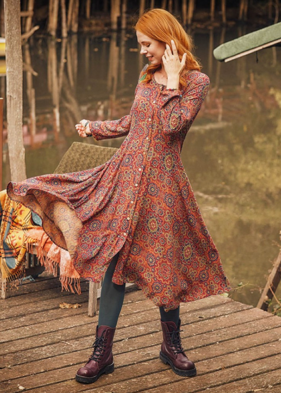 Herbstzauber – Langarmkleid mit Ethno-Muster