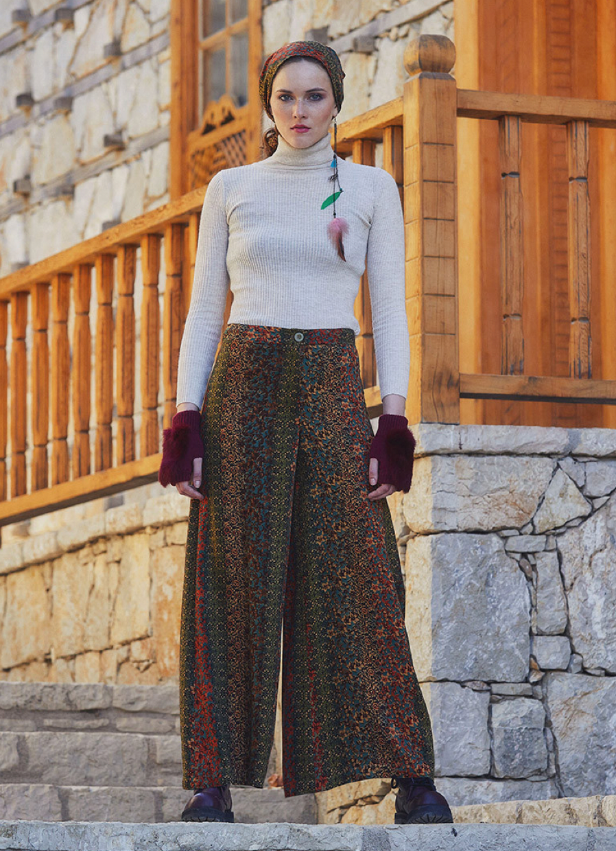 Herbstfarben – Weit geschnittene Hose mit Ethno-Muster